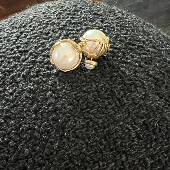 Dior Gold and Pearl Earrings - Picture 4 of 12